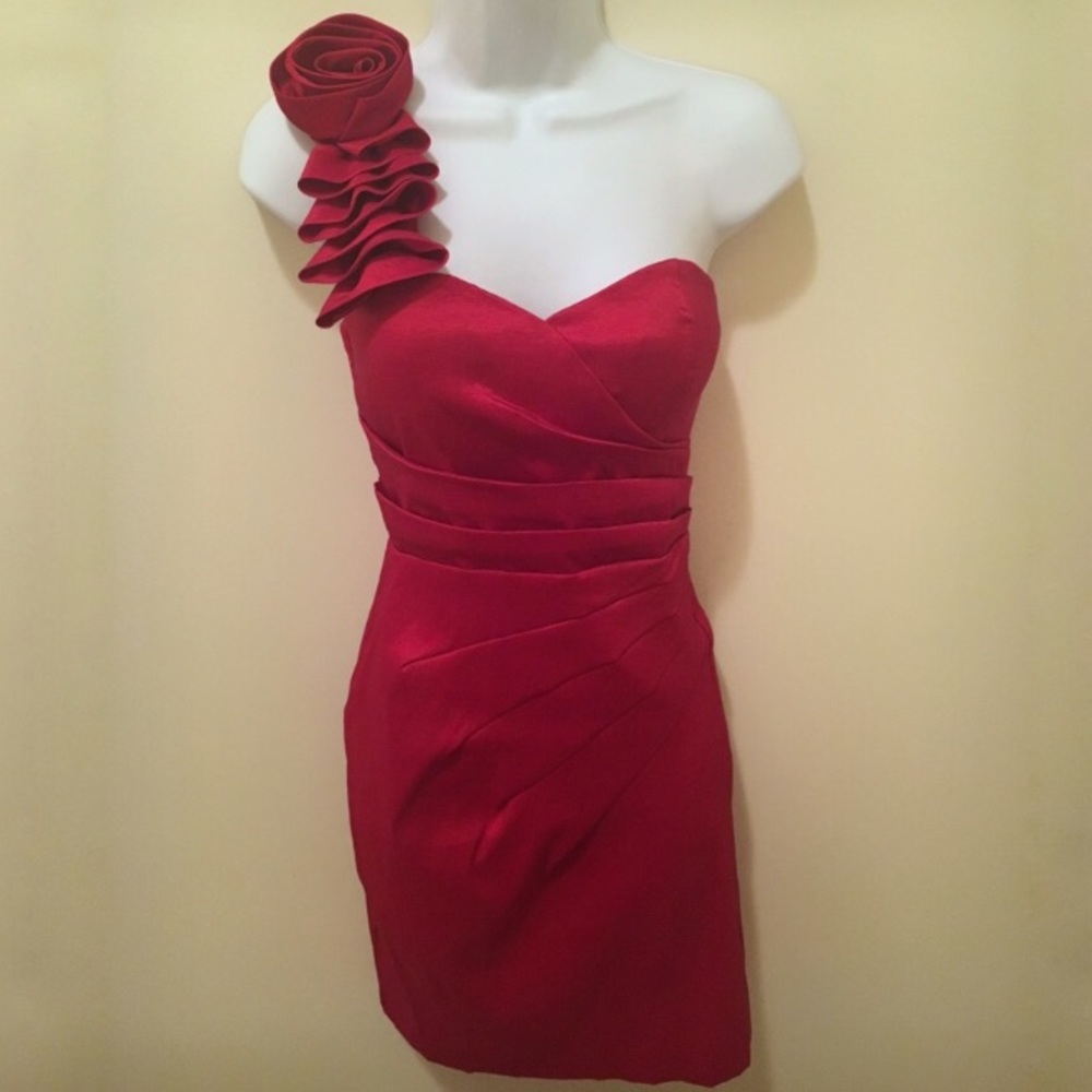 One Shoulder Red Formal Dress